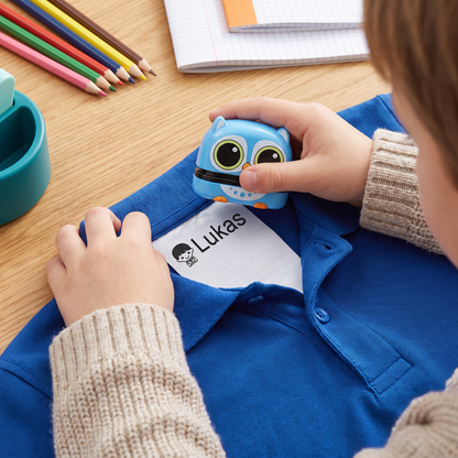 Personalisierter Namensstempel für Kinder – dauerhaft für Kleidung und Schulmaterialien
