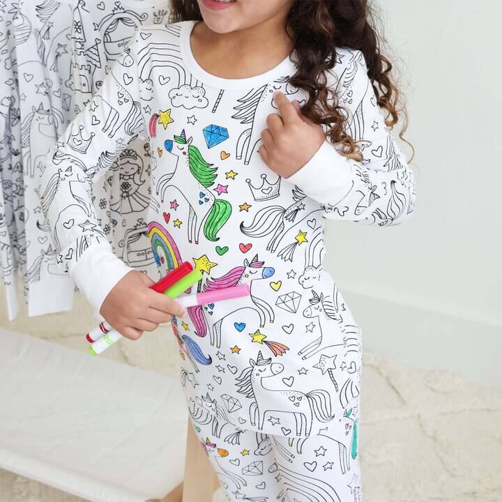Kreativer Kinder Pyjama zum selber ausmalen