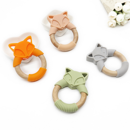 Baby Beißring aus Holz und Silikon – Zahnungshilfe im Fuchsdesign