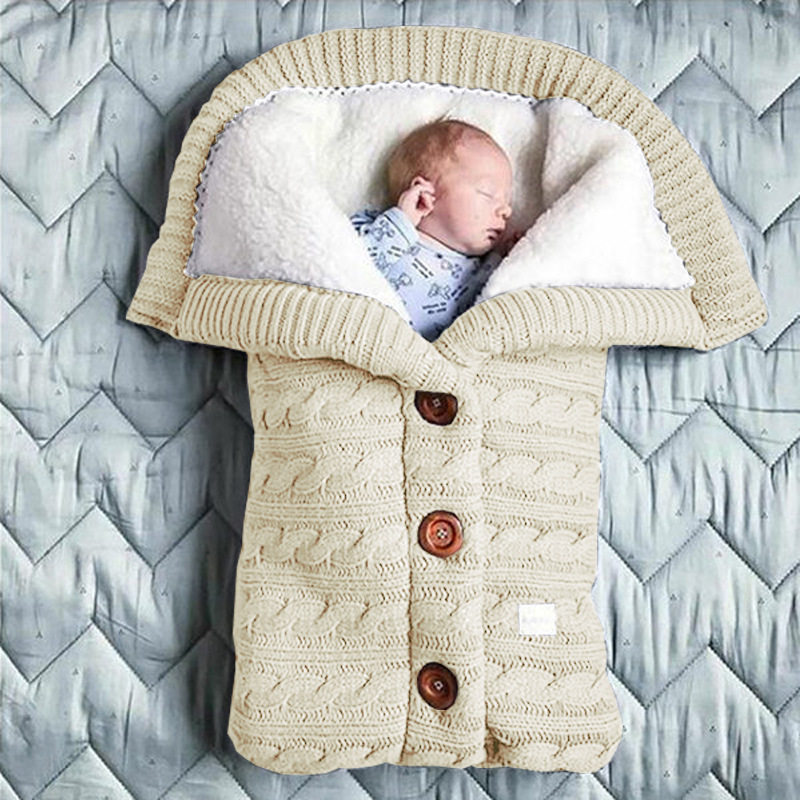 Baby Strick-Schlafsack mit Kapuze – Weicher, gefütterter Babyschlafsack