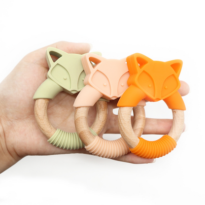Baby Beißring aus Holz und Silikon – Zahnungshilfe im Fuchsdesign
