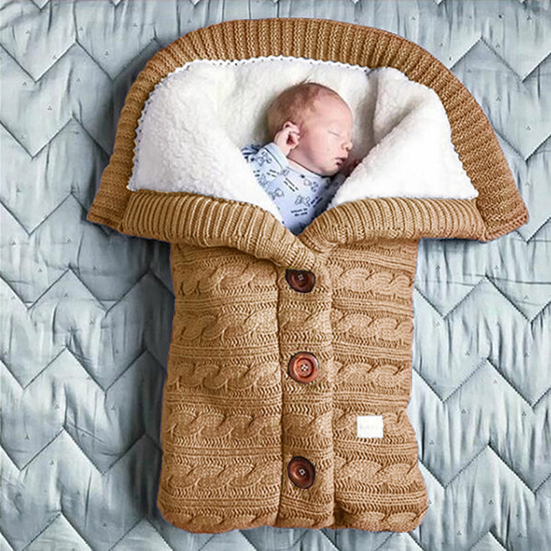 Baby Strick-Schlafsack mit Kapuze – Weicher, gefütterter Babyschlafsack