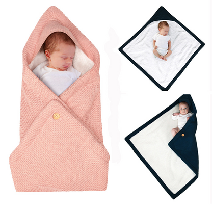 Baby Strick Einschlagdecke – Warme Winterdecke mit Kapuze für Neugeborene