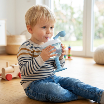 Auslaufsicherer Baby-Trinklernbecher mit Strohhalm