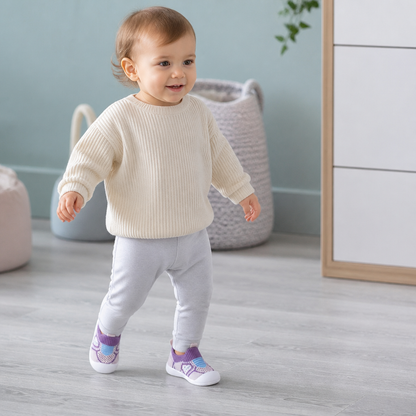 Weiche gestrickte Anti-Rutsch-Babyschuhe für die ersten Schritte