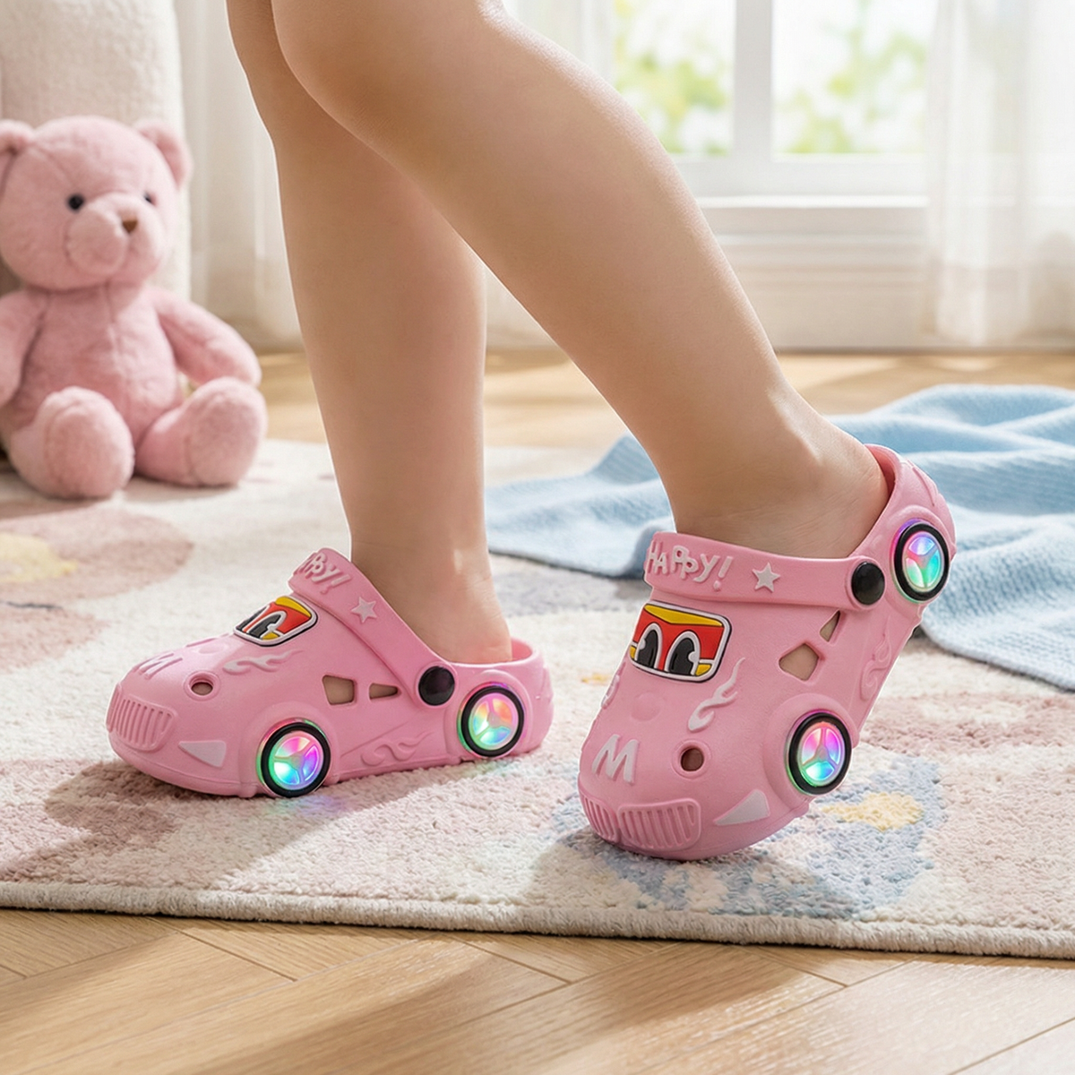 Leuchtende Auto-Kinderslipper – Badeschlappen mit rutschfester Sohle