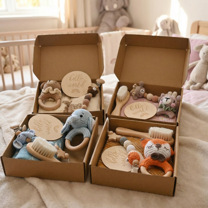 Neugeborenen Geschenkbox – Häkel-Tier Rassel, Holzspielzeug, Musselin Decke & Schnullerkette