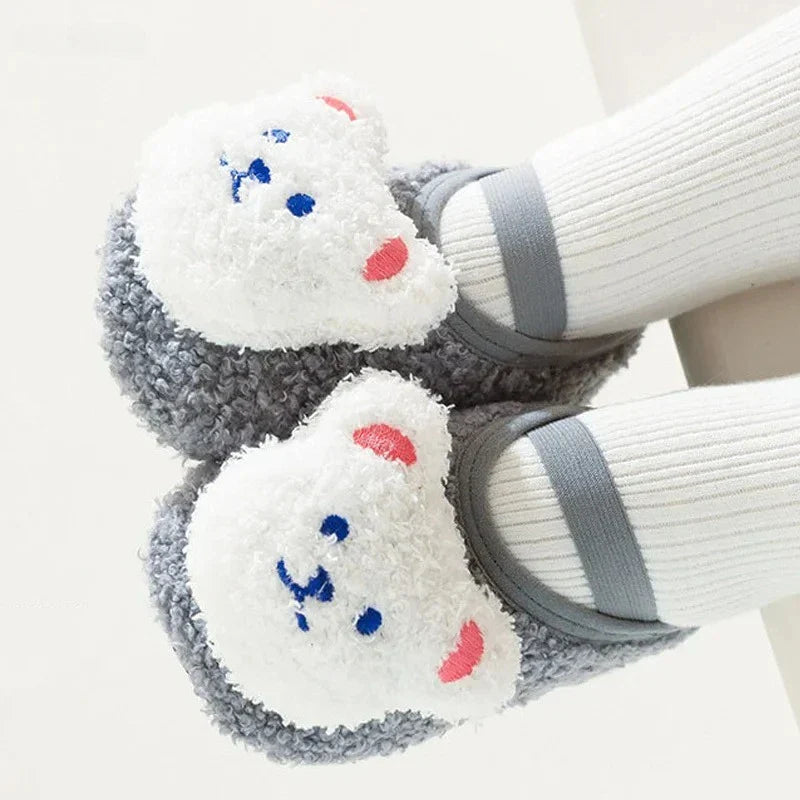 Warm & weich – Flauschige Kinder-Hausschuhe mit rutschfester Sohle
