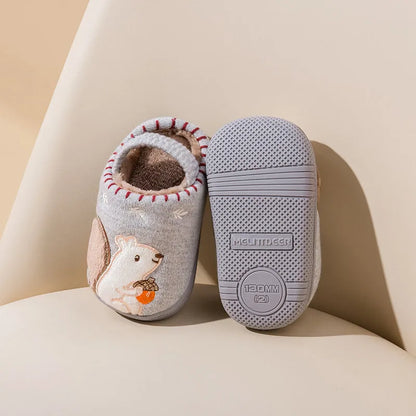 Lustige Cartoon-Hausschuhe für Kinder mit Bärenmotiv – Bequeme und warme Fleece-Slipper
