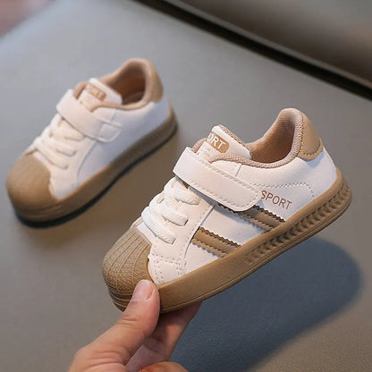 Sportliche Turnschuhe für Kinder – Bequeme Sneaker mit Klettverschluss