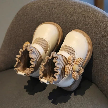 Stilvolle Mädchen Stiefel mit Blumenapplikation – Bequem und Modisch