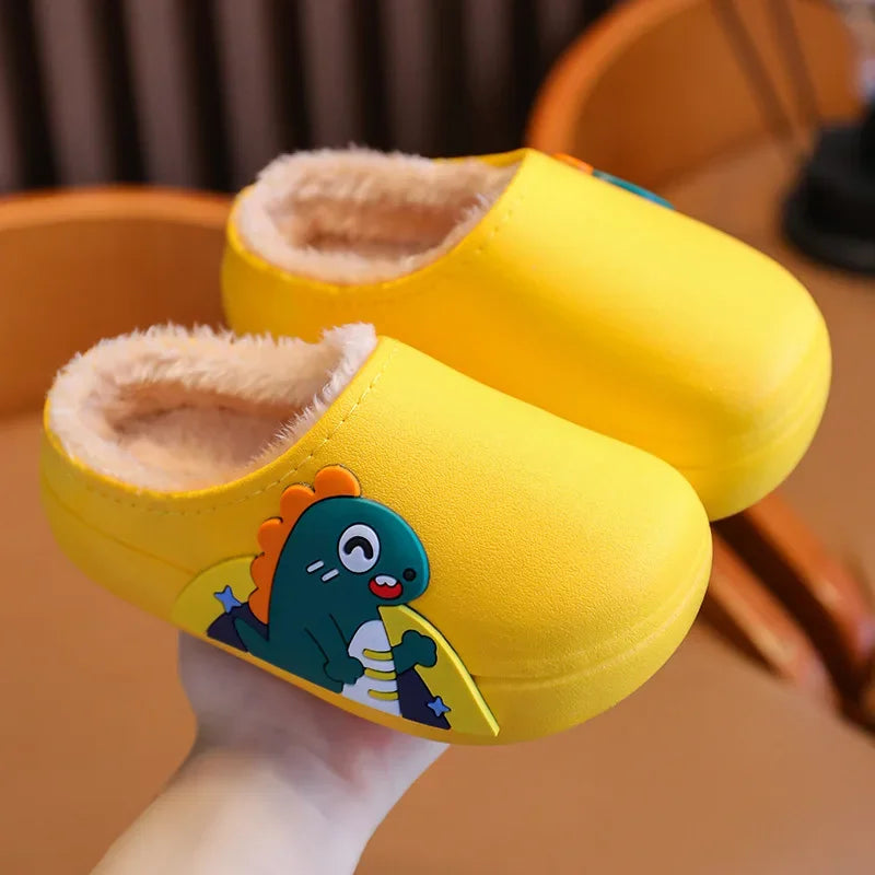 Wasserdichtes Design für Kinder – Lustige Hausschuhe mit Dino und Hasenmotiven