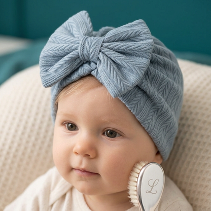 Geraffter Baby-Turban mit Schleife – Weiche Strickmütze für Neugeborene